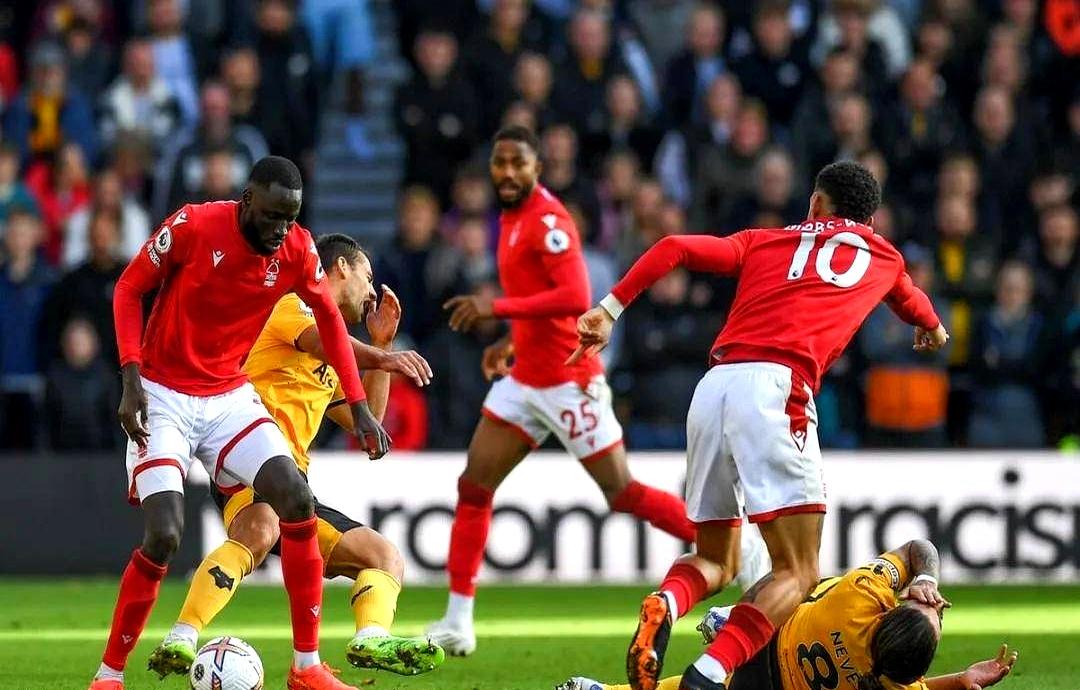 金年会-风云突变！勒沃库森今晨外线爆发，欧冠版图或变，悬念犹存，更衣室氛围转暖(勒沃库森队史十大球星)